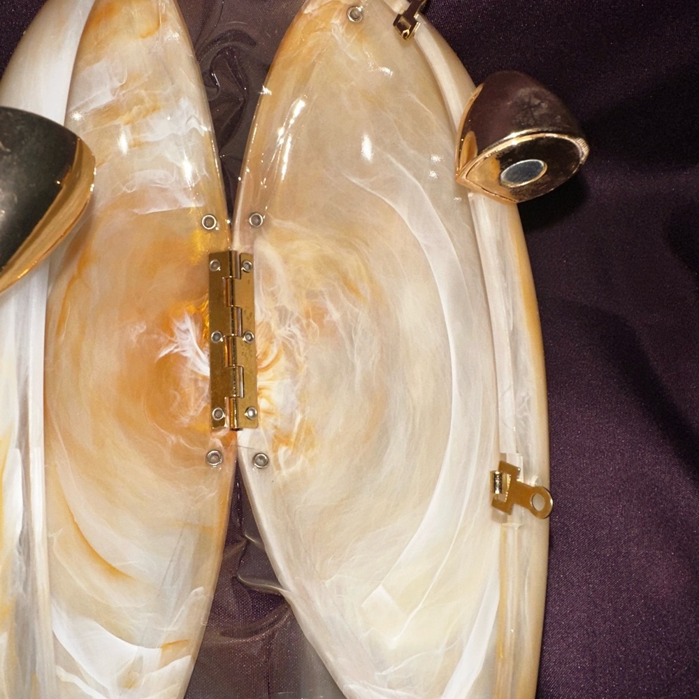 Shell clutch - Picture 6 of 6